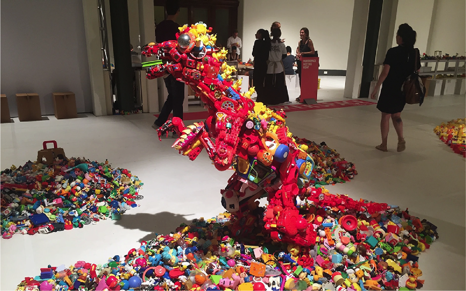 【蔵出し品】情熱の赤とUFOが融合 モダンアート 漆】蒔絵 モバイルタンブラー ミニ｜URUSHI MAKIE MOBILE TUMBLER MINI